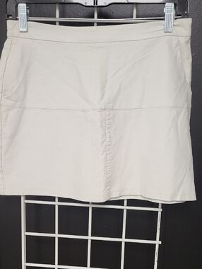 WHITE FAUX LEATHER MINI SKIRT, SIZE SMALL
